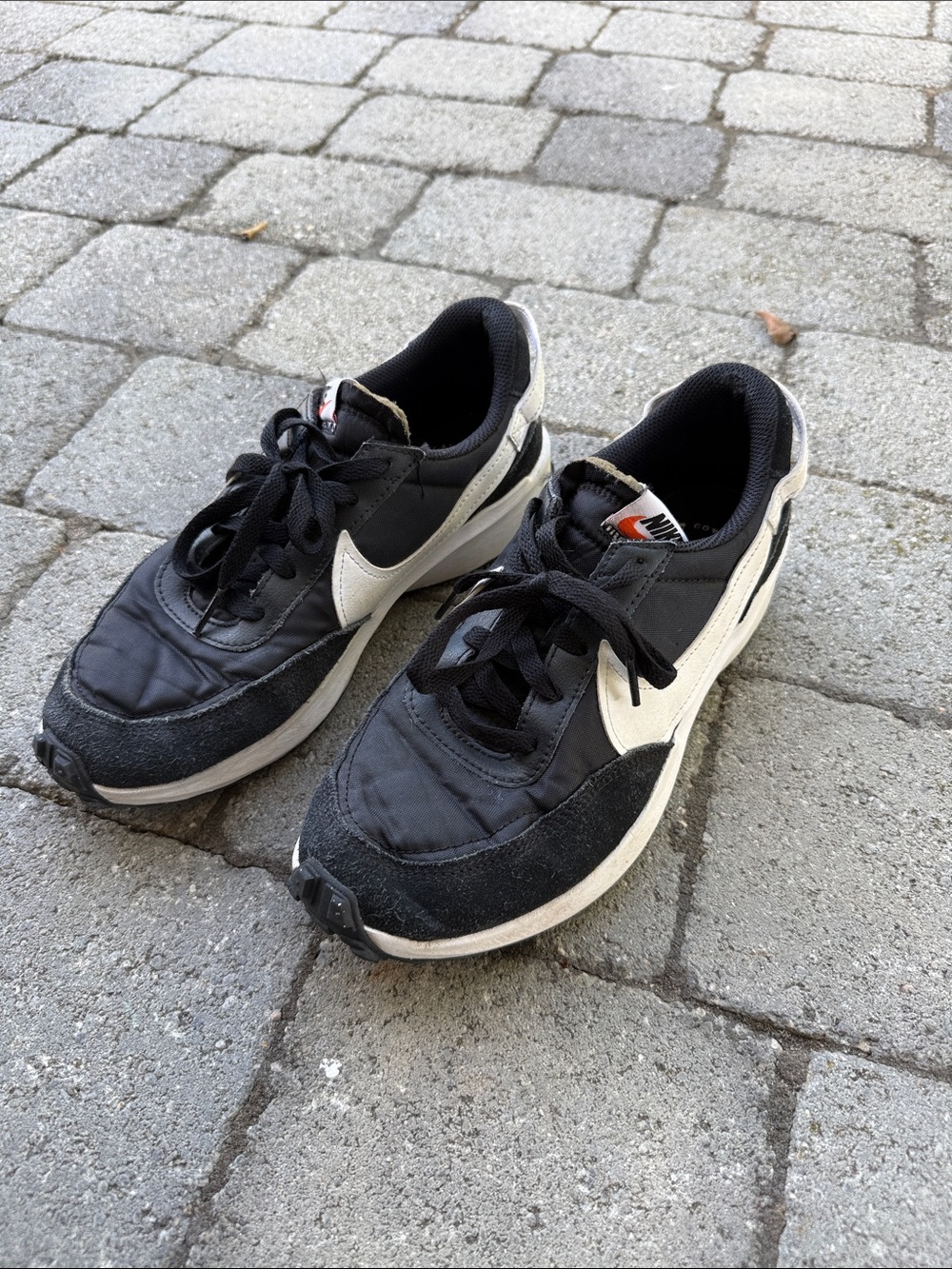 Nike women’s Black & White Low-Top Athletic Sneakers